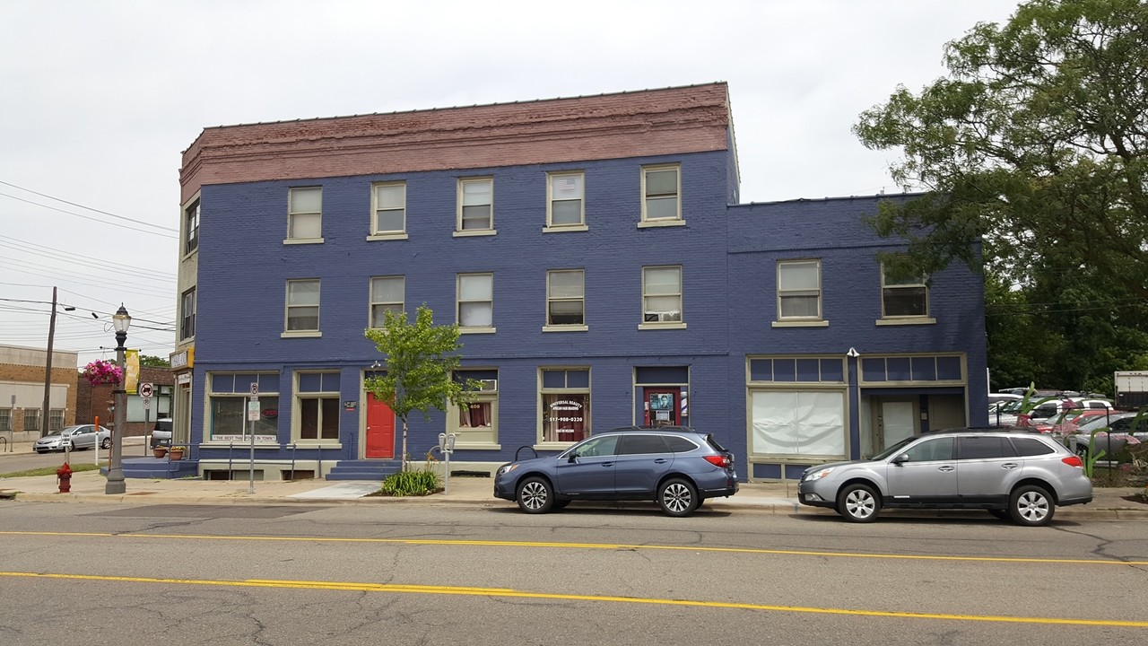 North End Hotel in Lansing, MI - Building Photo