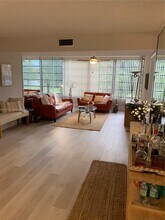 1709 Whitehall Dr in Davie, FL - Building Photo - Building Photo