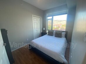 1128-1128 Sunset Dr in Kelowna, BC - Building Photo - Building Photo