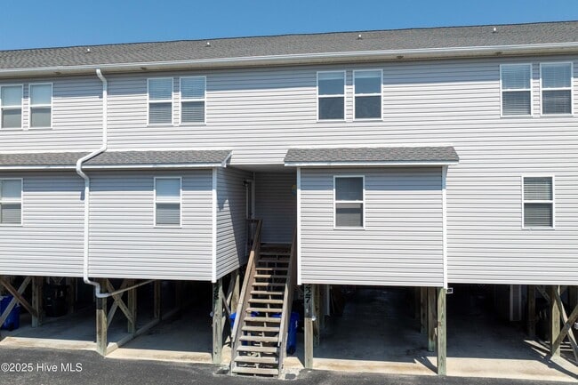 228 Lazy Day Dr in Surf City, NC - Building Photo - Building Photo