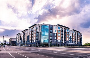 Seasons at Murray Crossing in Murray, UT - Building Photo