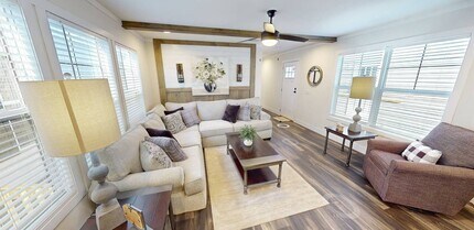 1800 Oak Grove Rd E in Burleson, TX - Foto de edificio - Building Photo