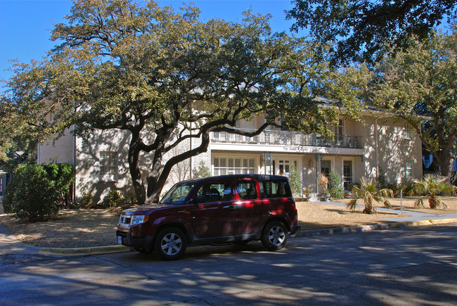 Averil Way Apartments in Dallas, TX - Building Photo - Building Photo