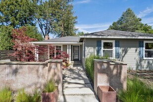 305 Langton Ave in Los Altos, CA - Building Photo