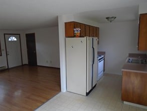 975 N 4th St in Aumsville, OR - Building Photo - Building Photo