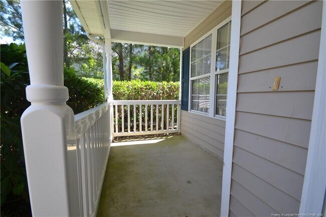 1914 Sterling Hill Dr in Fuquay Varina, NC - Building Photo - Building Photo