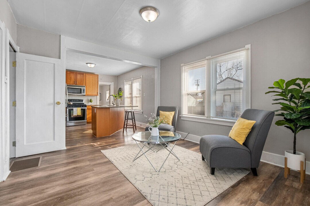 250 Grove St, Unit Grove in Denver, CO - Building Photo