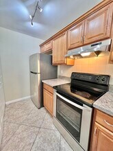 4855 Via Palm Lakes in West Palm Beach, FL - Building Photo - Building Photo