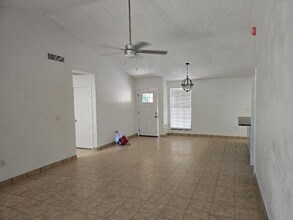 5912 Orange Grove Ave in New Port Richey, FL - Building Photo - Building Photo