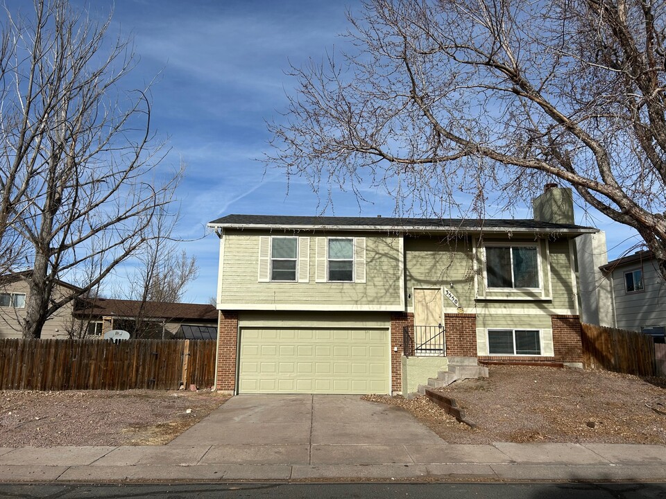 3550 Brisbane Dr in Colorado Springs, CO - Building Photo