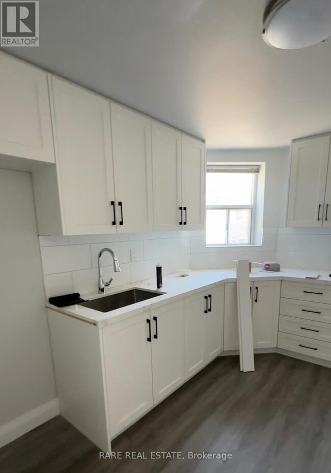 99 Bellevue Ave in Toronto, ON - Building Photo - Building Photo