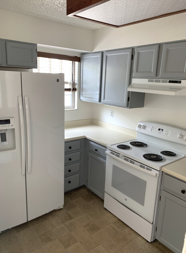 11147 W 17th Ave in Lakewood, CO - Building Photo - Building Photo