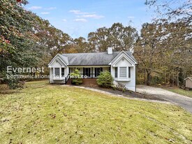 204 Battle Dr in Dallas, GA - Building Photo