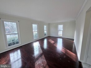 5900 Parenham Way in Alexandria, VA - Building Photo - Building Photo