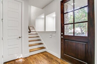 3680 Azure Ct in Dallas, TX - Building Photo - Building Photo