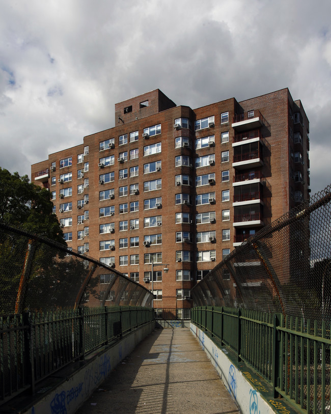 The Briar Cliff Apartments in Bronx, NY - Building Photo - Building Photo