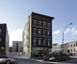 566 Lorimer St in Brooklyn, NY - Foto de edificio - Building Photo