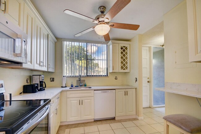 4815 Esedra Ct