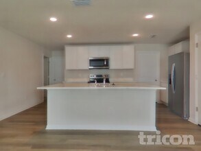 10749 Hidden Banks Gln in Parrish, FL - Foto de edificio - Building Photo