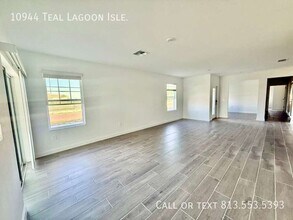 10944 Teal Lagoon Isle in San Antonio, FL - Building Photo - Building Photo