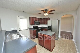 1909 Raj Dr in Durham, NC - Foto de edificio - Building Photo