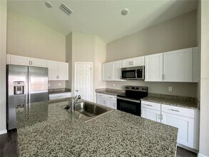 12921 Twin Bridges Dr in Riverview, FL - Building Photo - Building Photo