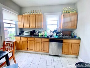 21 Roseclair St, Unit 3 in Boston, MA - Building Photo - Building Photo