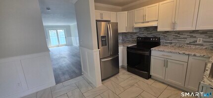 769 Sylvan Ave in Bridgeport, CT - Building Photo - Building Photo