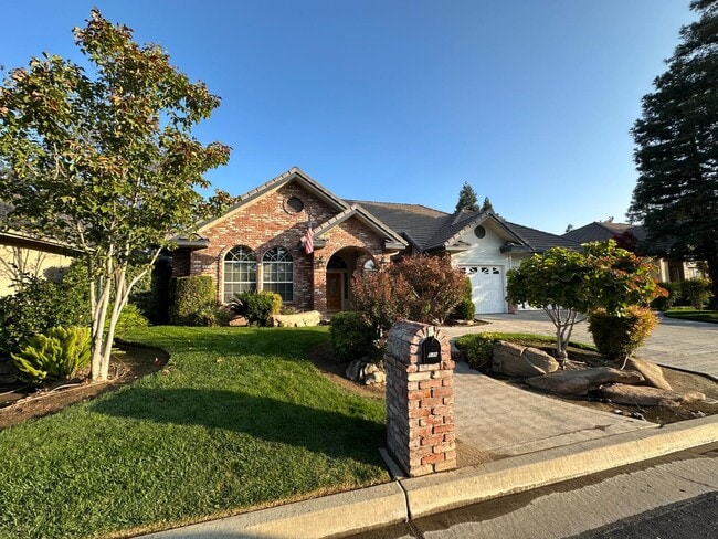 535 W Decatur Ave in Clovis, CA - Building Photo - Building Photo