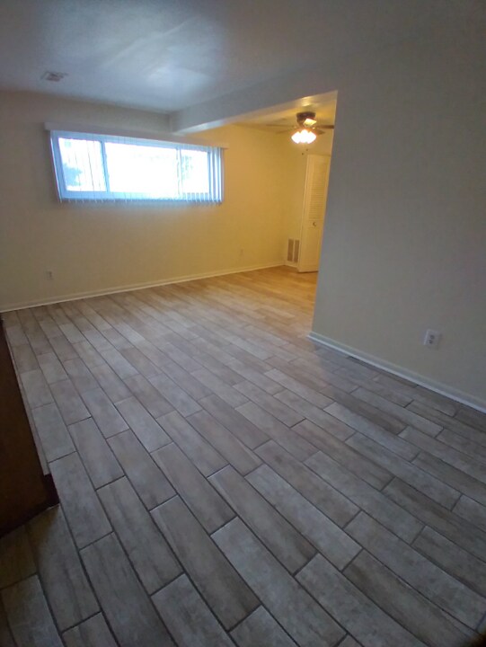 3300 Kenmore Rd, Unit 206 in Berkley, MI - Building Photo