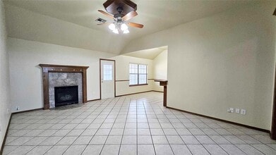 417 E Plantation Terrace in Mustang, OK - Building Photo - Building Photo