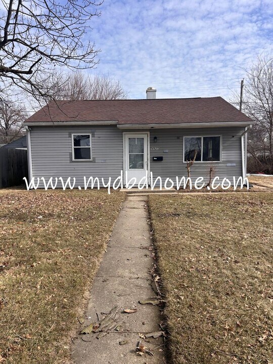 4925 Gaywood Dr in Fort Wayne, IN - Building Photo