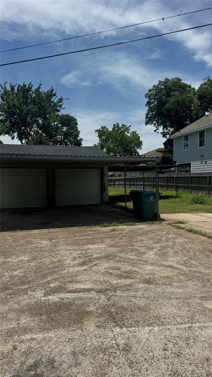 8111 Roswell St in Houston, TX - Building Photo - Building Photo