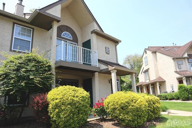 1306 Commons at Kingswood Dr in East Brunswick, NJ - Building Photo - Building Photo