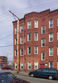 Sargeant West Apartments in Holyoke, MA - Foto de edificio - Building Photo