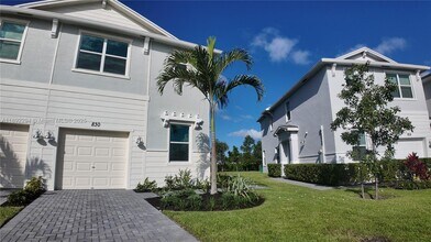 830 SE grovebush Ln in Port St. Lucie, FL - Building Photo - Building Photo
