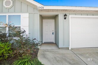 22420 Aleutian Ave in Foley, AL - Foto de edificio - Building Photo