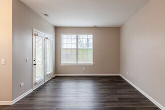 Randall Village in Crystal Lake, IL - Building Photo - Interior Photo