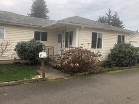 323 SE 141st Ave in Portland, OR - Building Photo