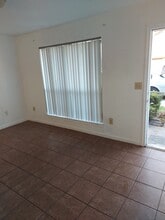 3362 Burke Rd in Pasadena, TX - Foto de edificio - Building Photo