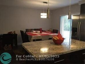 206 Wimbledon Lakes Dr in Plantation, FL - Building Photo - Building Photo