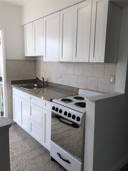 2830 SW 38th Ct in Miami, FL - Foto de edificio - Building Photo