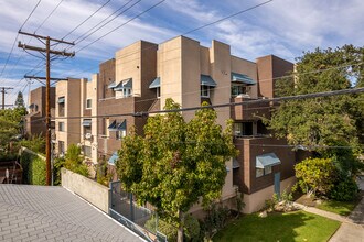 315 Chester St in Glendale, CA - Foto de edificio - Building Photo