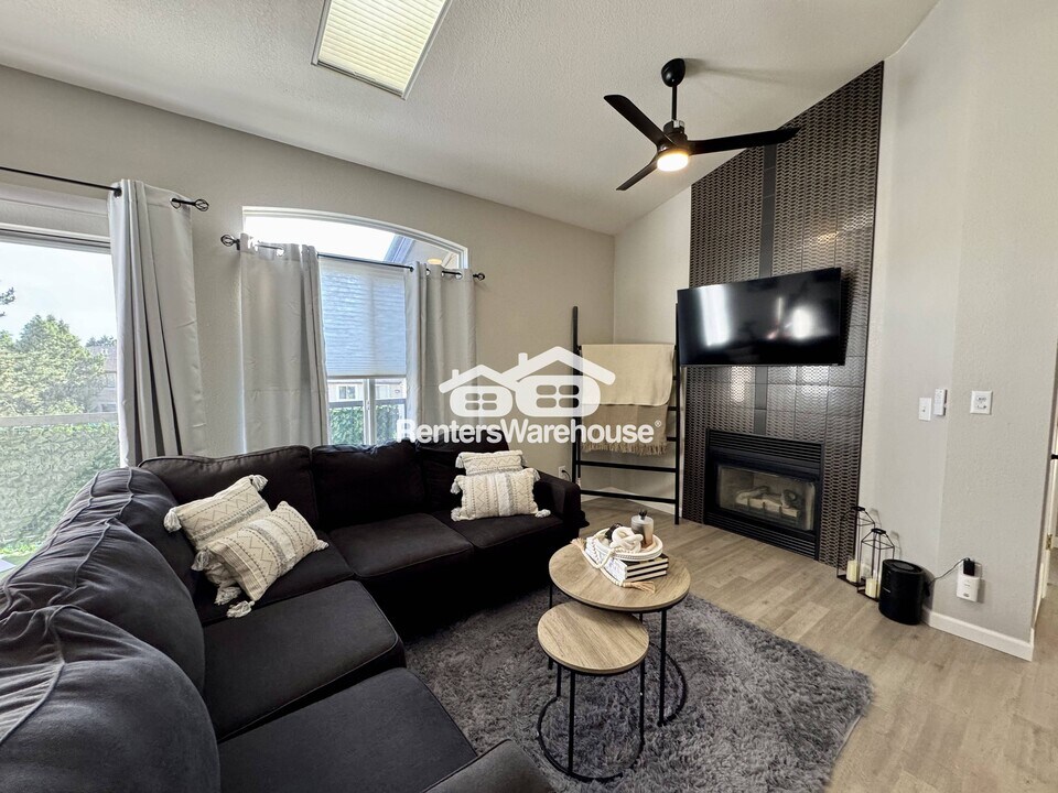 2575 S Syracuse Way in Denver, CO - Building Photo