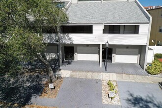 301 2nd St N in St. Petersburg, FL - Building Photo - Building Photo