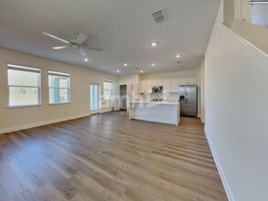 4756 Tributary Ln in Sanford, FL - Foto de edificio - Building Photo