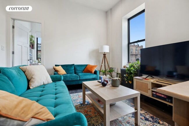 1684 Woodbine St in Queens, NY - Building Photo - Building Photo