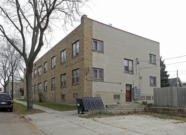 448-454 N 39th St in Milwaukee, WI - Foto de edificio - Building Photo