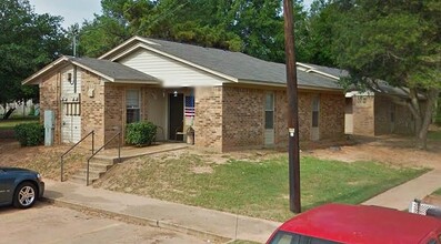 1302 Jacksonville Dr in Jacksonville, TX - Building Photo - Building Photo