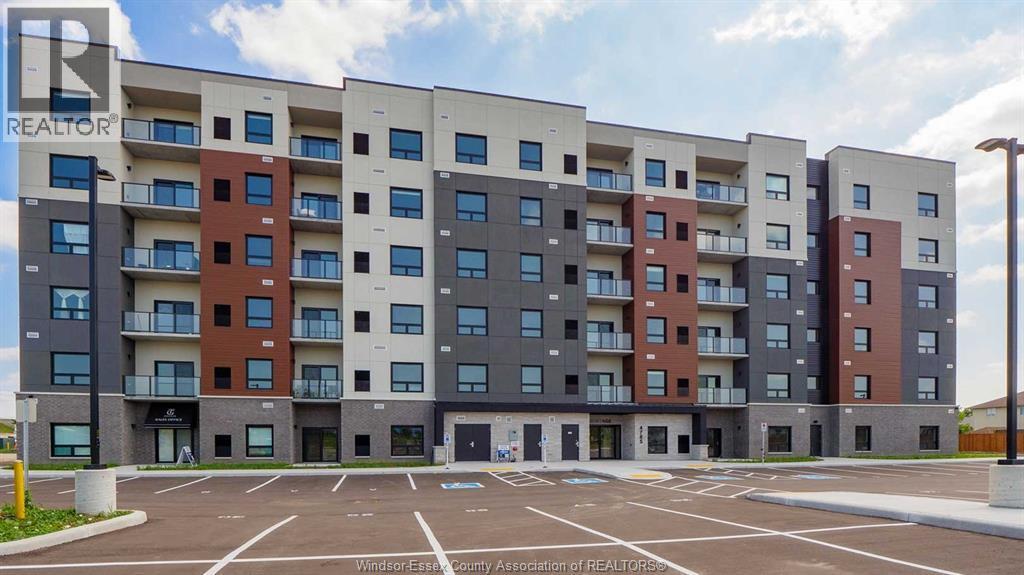 4785 Walker Rd in Windsor, ON - Building Photo